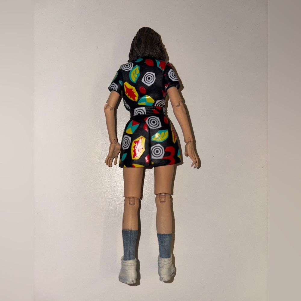 MCFARLANE STRANGER THINGS 4 DELUXE 7" FIGURES - ELEVEN SEASON 3 OUTFIT - Picture 2 of 3
